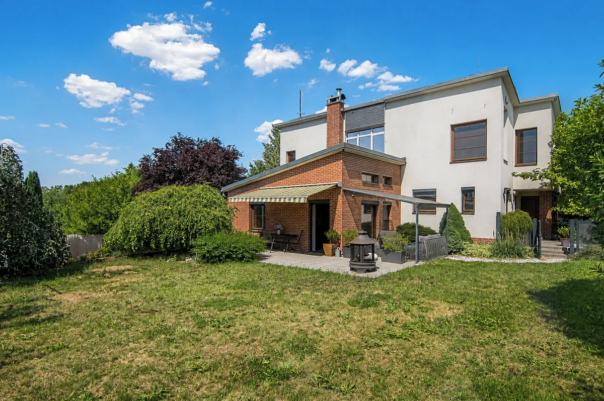 Prodej rodinného domu 258 m², pozemek 756 m²